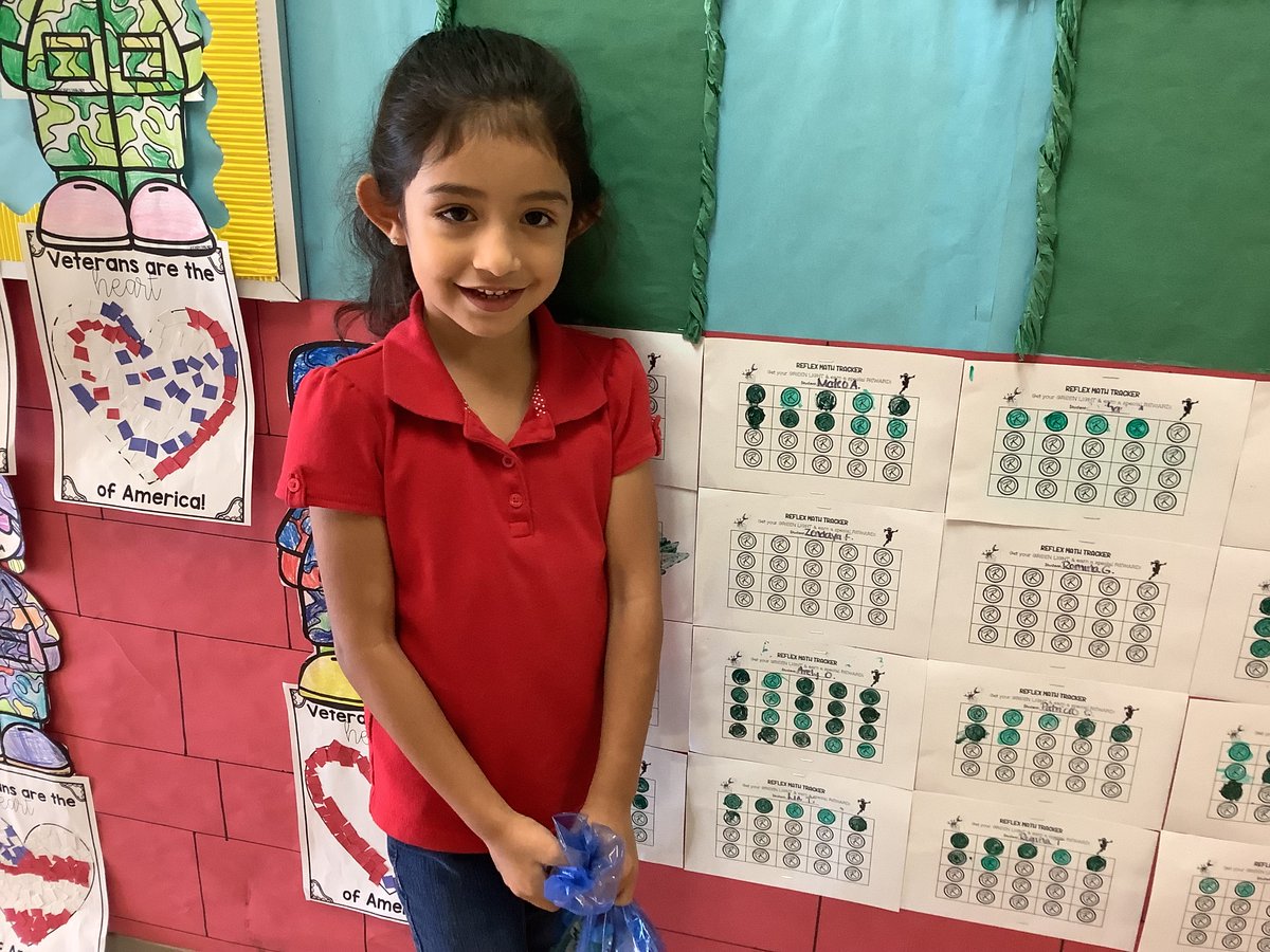 Way to go Arely! She filled up her #ReflexMath Tracker by getting her GREEN lights everyday! Keep it up!
@DRE_Hurricanes 
#DRELevelUp 
#Kinder