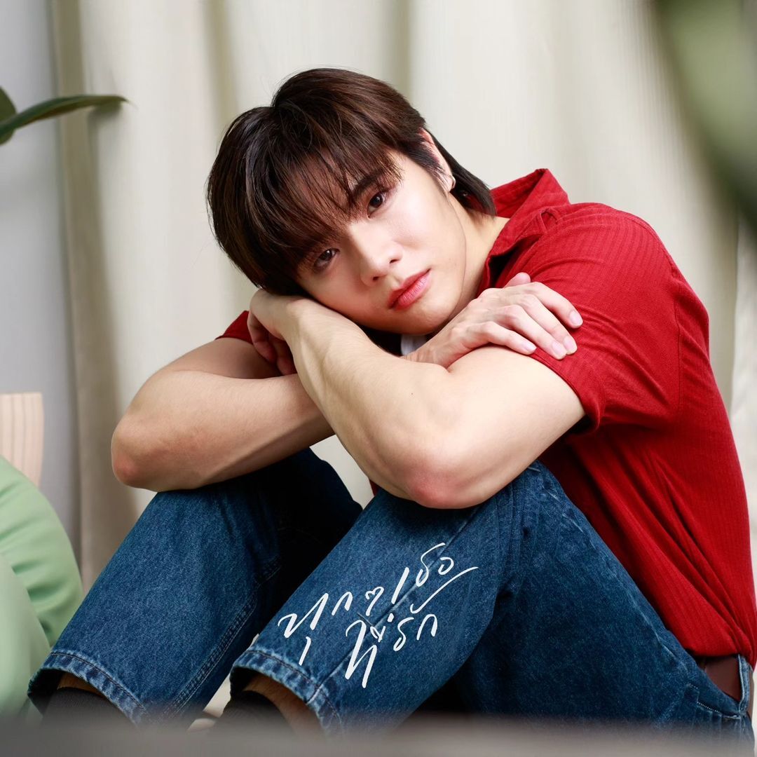 comeusbloficial's tweet photo. 📌Nuevas imágenes promocionales de #everyutheseries protagonizado por Top Piyawat y Mick Monthon  
La semana que viene, el 25 de noviembre se estrenará el primer teaser de la serie #ComeUsBl #boyslove #blseries https://t.co/LiaC5ouDkB