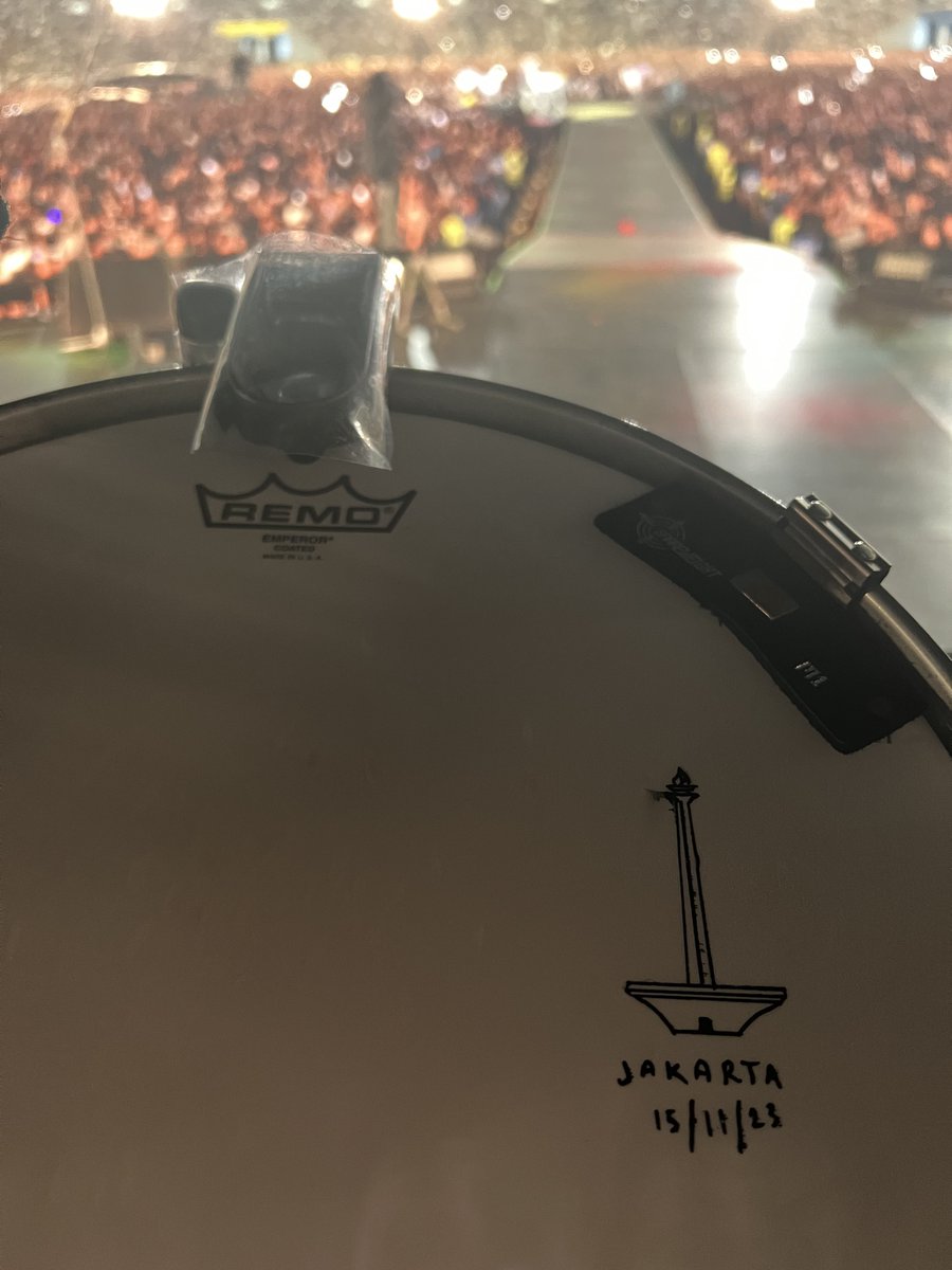 Well… better late than never: it took us 25 years to get to Jakarta and it took me until the B-Stage section of the show to remember to post this photo..! It’s hot and steamy and absolutely amazing. Thank you for waiting for us. W. X