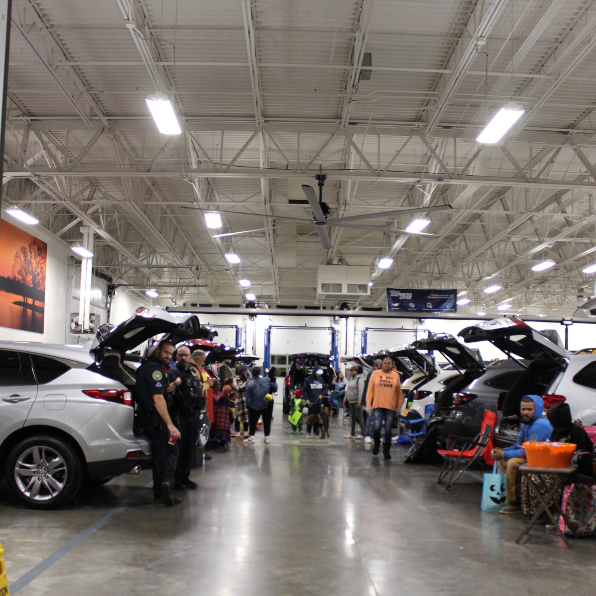 Subaru_Gallatin's tweet photo. We wanted to share some of the happy faces from our Trunk or Treat event we had on Halloween! 🎃Thank you to everyone who came out and made it special! 👻

#Gallatin #TN #GallatinTN #Subaru #SubaruDealership #SubaruCrosstrek #SubaruOutback #SubaruForester #SubaruImpreza https://t.co/N6GcMfDVBp