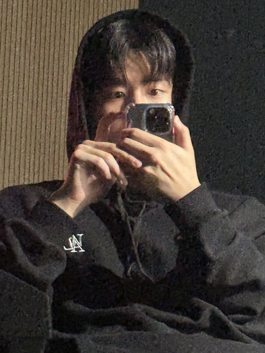 TO1 members tweet media