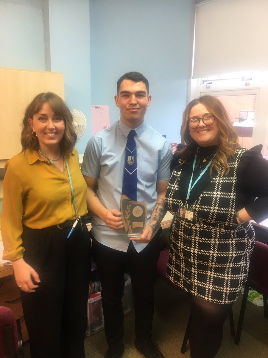 EnglishDeptJoh1's tweet photo. Well done Reece! Winner of English award for top higher English marks😃 https://t.co/EwzKfLsp6Q