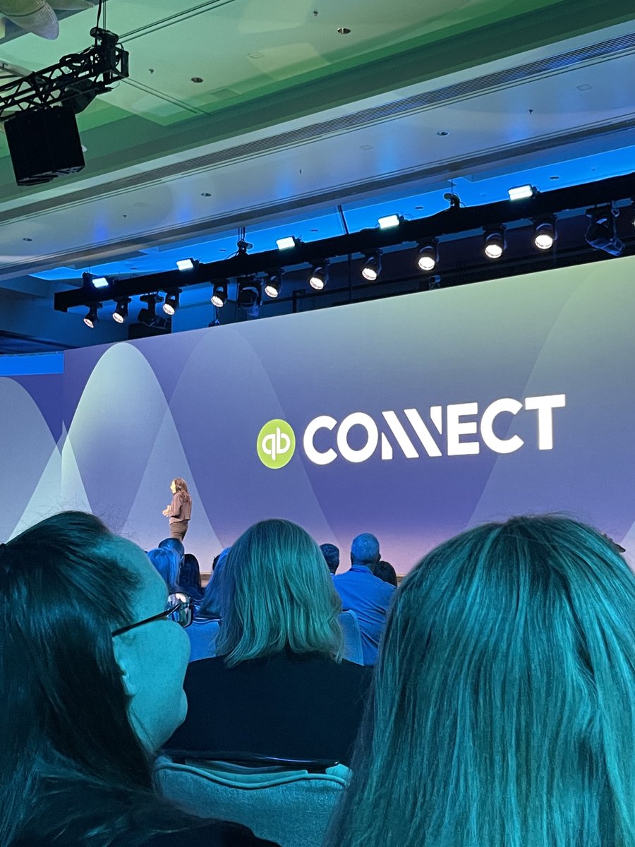 ProfitFirstPros's tweet photo. "Growth starts where discomfort starts." - Marianna Tessel
#QBConnect #QuickBooksConnect https://t.co/olZLunEkzj