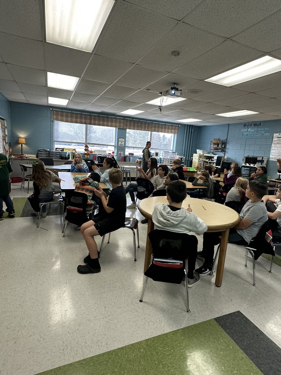 AnnHaley_RCS's tweet image. @BESboroHornets…Wow.  Taking the time to review data and set goals in 5th grade. Love that students are clapping and cheering each other on.  Love that students have a voice in their goals.  #RCSProud #Effectsize=0.56