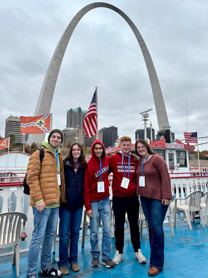 Crop, soil &amp; environmental sciences students Jonathan Brye, Wesley Herrman, Abigail Norsworthy, Katie Jansson, Colten Nichols win awards at Students of Agronomy, Soils &amp; Environmental Sciences meeting:
t.ly/XQB4L👍
#CSES #ESWS #science

#AgFoodLife