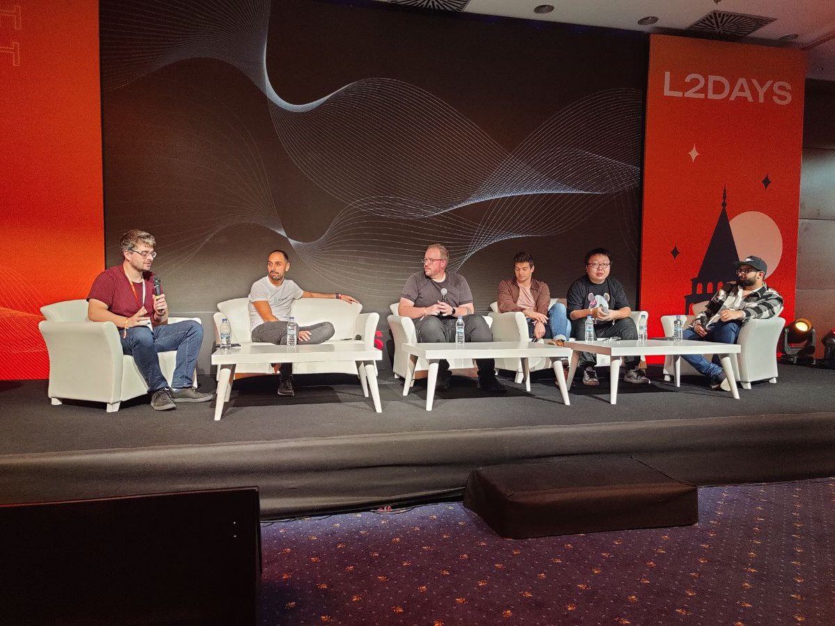 The last panel of L2DAYS is live on Side Stage - be sure to drop by!

🔸 Connecting the Multichain Future: Bridges
🎤 <a href="/stonecoldpat0/">Patrick McCorry 🐋</a>
👥 <a href="/GSpasov/">georgelime 🍋</a> ,  <a href="/StaniKulechov/">Stani.eth</a> ,  <a href="/mchammond/">mchammond</a> ,  @polyhedraZK ,  <a href="/vaibhavchellani/">Vaibhav⚡️</a>