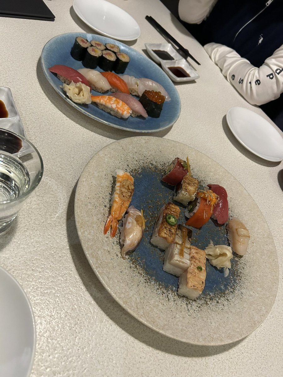 0samu_s's tweet photo. #バンクーバー ポスト③
本日帰国しました
まだ足りないくらい
食事は美味しい店ばかり
#THEFLYINGPIG
人気のカナディアン創作料理
#kegsteakhouse
北米カナダで有名なステーキ
#MinamiRestaurant
留学中の娘希望の有名寿司店
#YALETOWNBREWING
ビール飲み比べOK
そしてランニング不足を解消せねば! https://t.co/XdgPLh9EbH