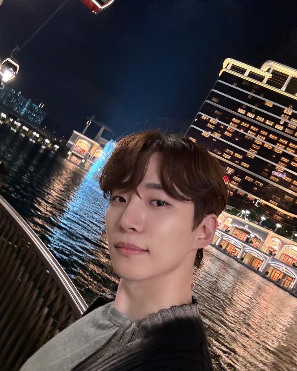 뒷북왕 tweet media