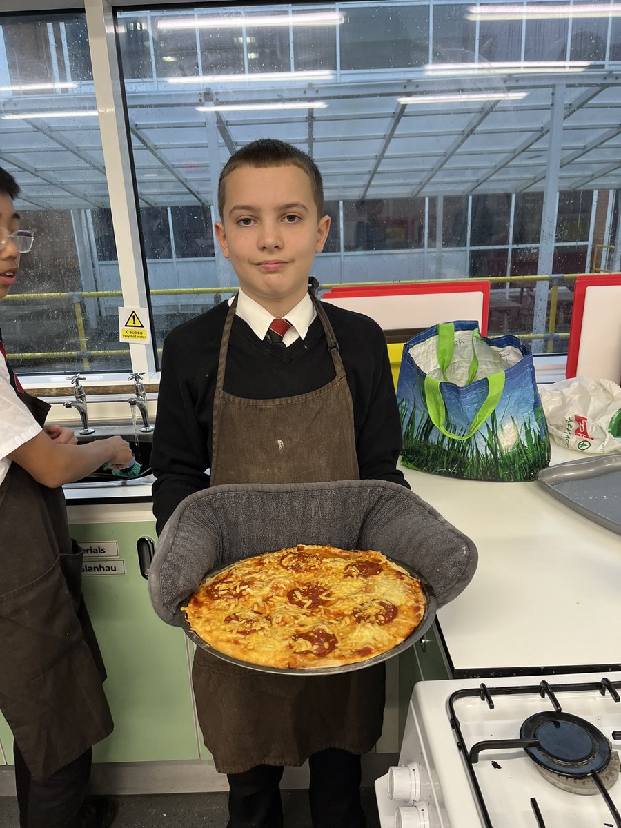 CNSFood's tweet photo. Delicious pizza baked from scratch by Year 9. https://t.co/cEKiyMgVqz