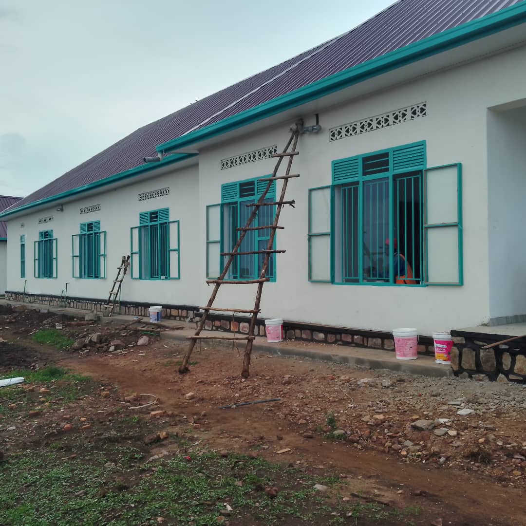 Mu rwego rwo kwegereza abaturage service z'ubuvuzi, Poste de Sante ya Kazo irimo kuvugururwa ikajya ku rwego rwa Centre de Sante, bityo services zitangwa zikiyongera ndetse abarwayi bakoraga urugendo bajya kuri centre de Sante ya Kibungo bakajya bivuriza hafi.