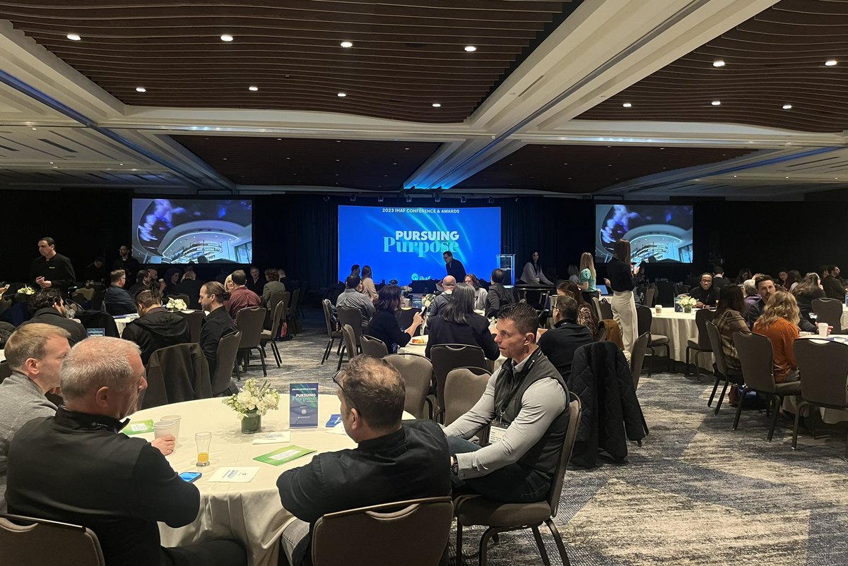 Another packed day, another delicious meal! Attendees fuel up before our second day of keynotes, lightning talks, and breakout sessions. #IHAFConference #inhouseagency #networking