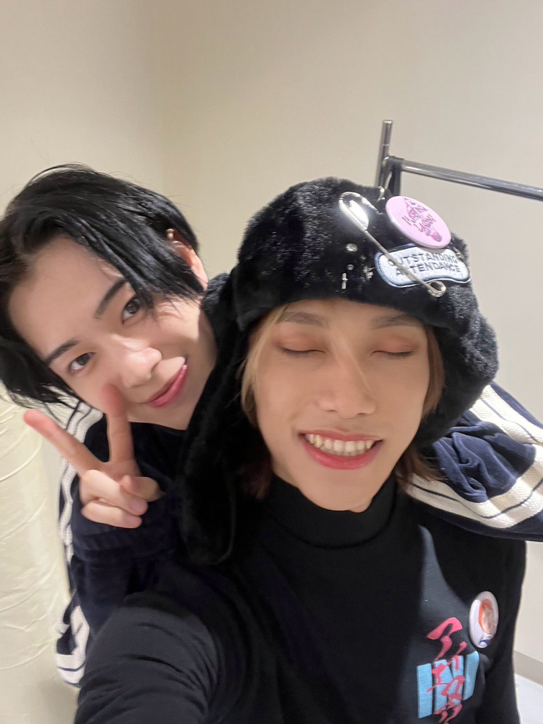 F--76ShawAAuUoC?format=jpg&