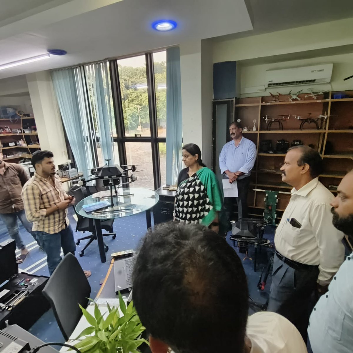 Dr. Ekroop Caur, IAS Secretary to Government, Dept. of Electronics IT, BT and S&T GoK visited and interacted with #Startups incubated at STPI-Mangaluru. #STPIBeyondMetros  #BeyondBengaluru @DrCaur @arvindtw @Shail2108