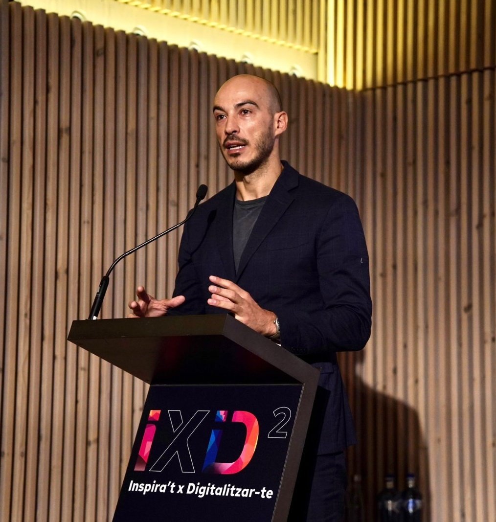 tic's tweet photo. 🏆 Premiats 7 estudiants per aplicar la tecnologia #blockchain en la lluita contra el canvi climàtic i la contaminació marina
🗣️ DG @lljunca, a l'#IXD23: "Tenim tots els elements per ser líders en la digitalització que transformarà empreses i societat"
🔗https://t.co/Ct9iv4yimD https://t.co/4RUUfUrzBM