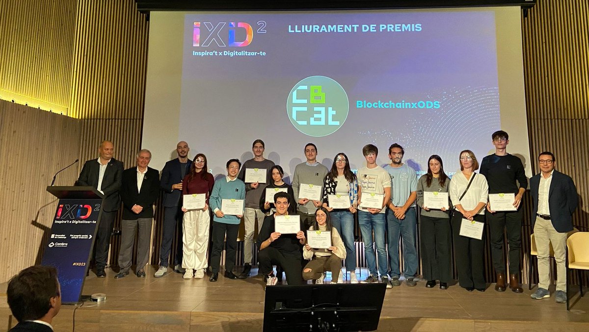 tic's tweet photo. 🏆 Premiats 7 estudiants per aplicar la tecnologia #blockchain en la lluita contra el canvi climàtic i la contaminació marina
🗣️ DG @lljunca, a l'#IXD23: "Tenim tots els elements per ser líders en la digitalització que transformarà empreses i societat"
🔗https://t.co/Ct9iv4yimD https://t.co/4RUUfUrzBM