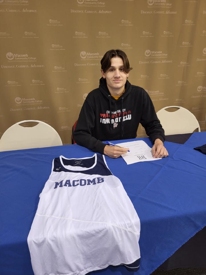 JackDeWaele10's tweet photo. I am excited to announce my commitment to Macomb community college! I want thank my parents, coaches, my teammates, and coach Fecht for giving me and opportunity to compete at the next level. Excited for the next chapter! https://t.co/OEmcJMvrE7