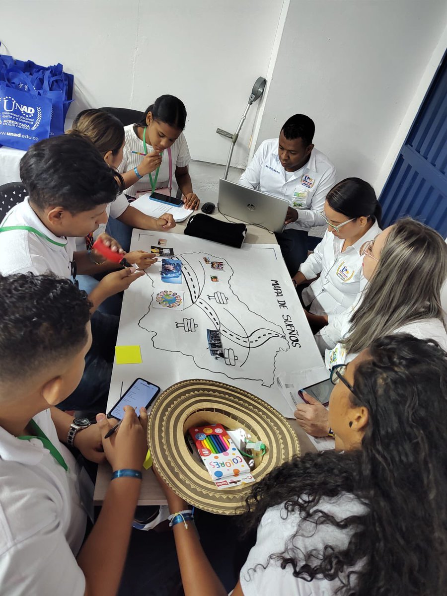 DanielaPino23's tweet photo. @UNAD_zcar @UniversidadUNAD @ElOIRdelaRegion Iniciamos nuestraTercera actividad Creando nuestro mapa de sueños para transformar nuestros territorio en un futuro cercano 
#ceadcurumani #zcarUnadenterritorio #CampamentoOIRTerritoriosdePazyVida #eloirinforma  
@UNAD_ZCAR 
@ELOIRdelaregion
#ZCAResUNADenTerritorio https://t.co/qizFbv0Eny