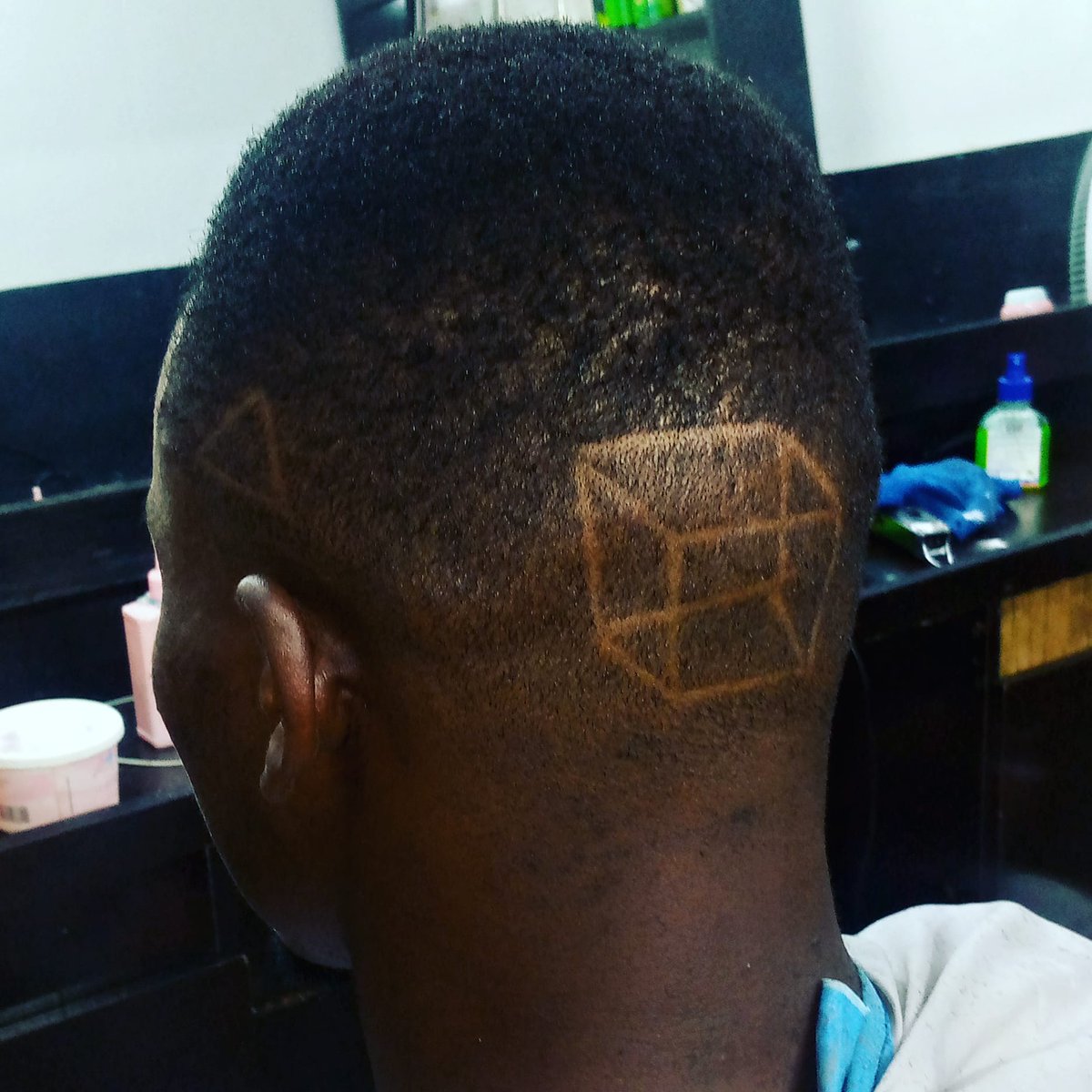 RichardFolalu's tweet photo. My shop No,4 owode street abule egba beside justrite https://t.co/13XBHgDzNd