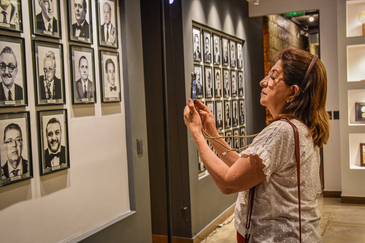 granlogiapy's tweet photo. Momentos únicos dentro del Palacio Masónico de la Gran Logia Simbólica del Paraguay en #LaNocheDeLosMuseos
Cerca de 3.500 personas exploraron el majestuoso Palacio y el #MuseoMasónico recientemente inaugurado.
#SoyGLSP #SoyRegular #LinajeHistórico #Freemasons #Freemasonry #GLSP #MasoneríaRegular #MasoneríaParaguaya #Historia #Museo