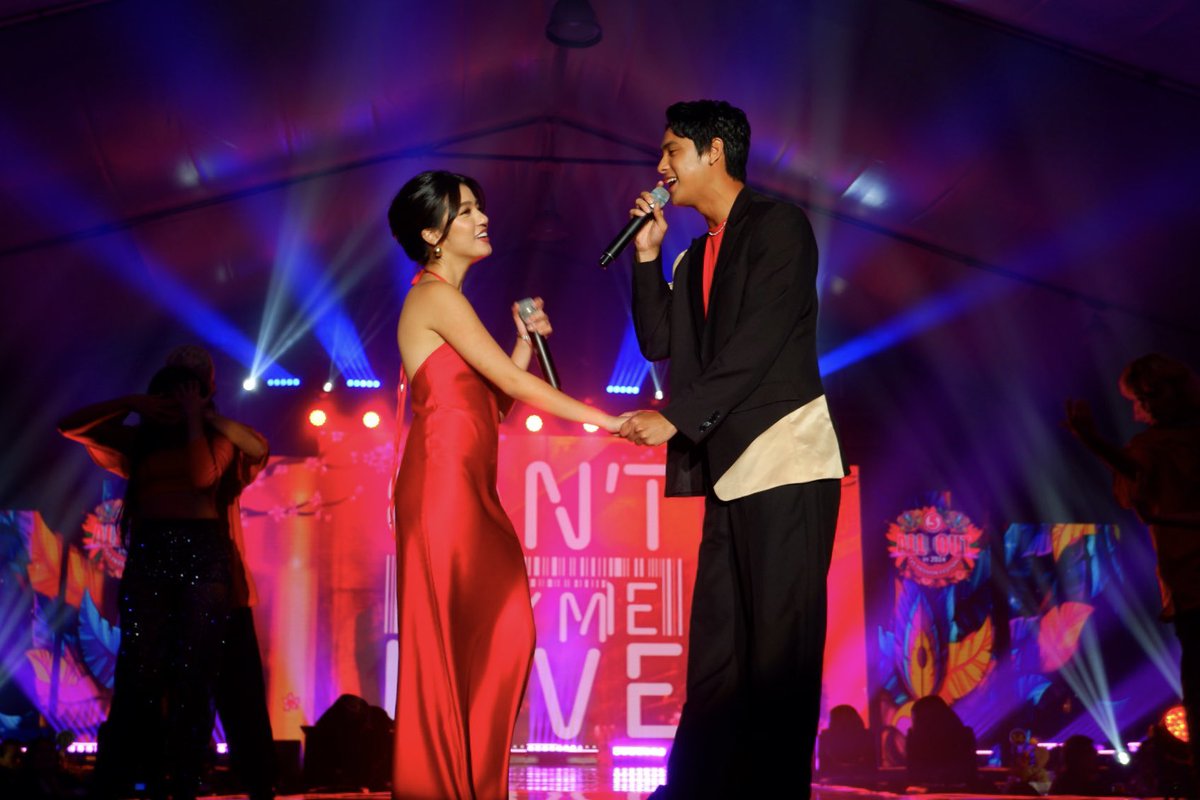 StarCreativesTV's tweet photo. We CAN'T get enough of your LOVE mga Kapatid! ✨ #DonnyPangilinan and #BelleMariano at the #TV5PassionFestival #TV5AllOutIn2024 for #CantBuyMeLove ❤️🏷️ https://t.co/mfyIquIpqb