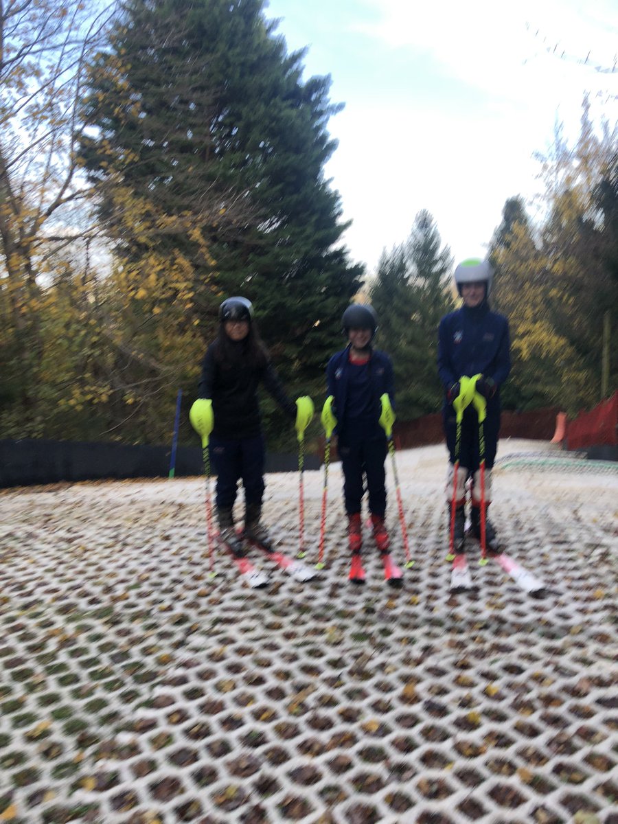 SkiTeam tweet media