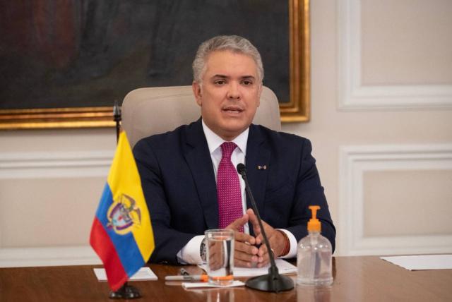 Rincon001A's tweet photo. Con uds Iván Duque el último presidente que no estigmatizo a quien no piense como él, que respeto la protesta social.
Le dijeron cerdo, incompetente y jamas respondió un ataqué personal
Usó sus redes para informar y comunicar nunca para mentir o perseguir un opositor
Un señor ! https://t.co/ZCzTENgDPC