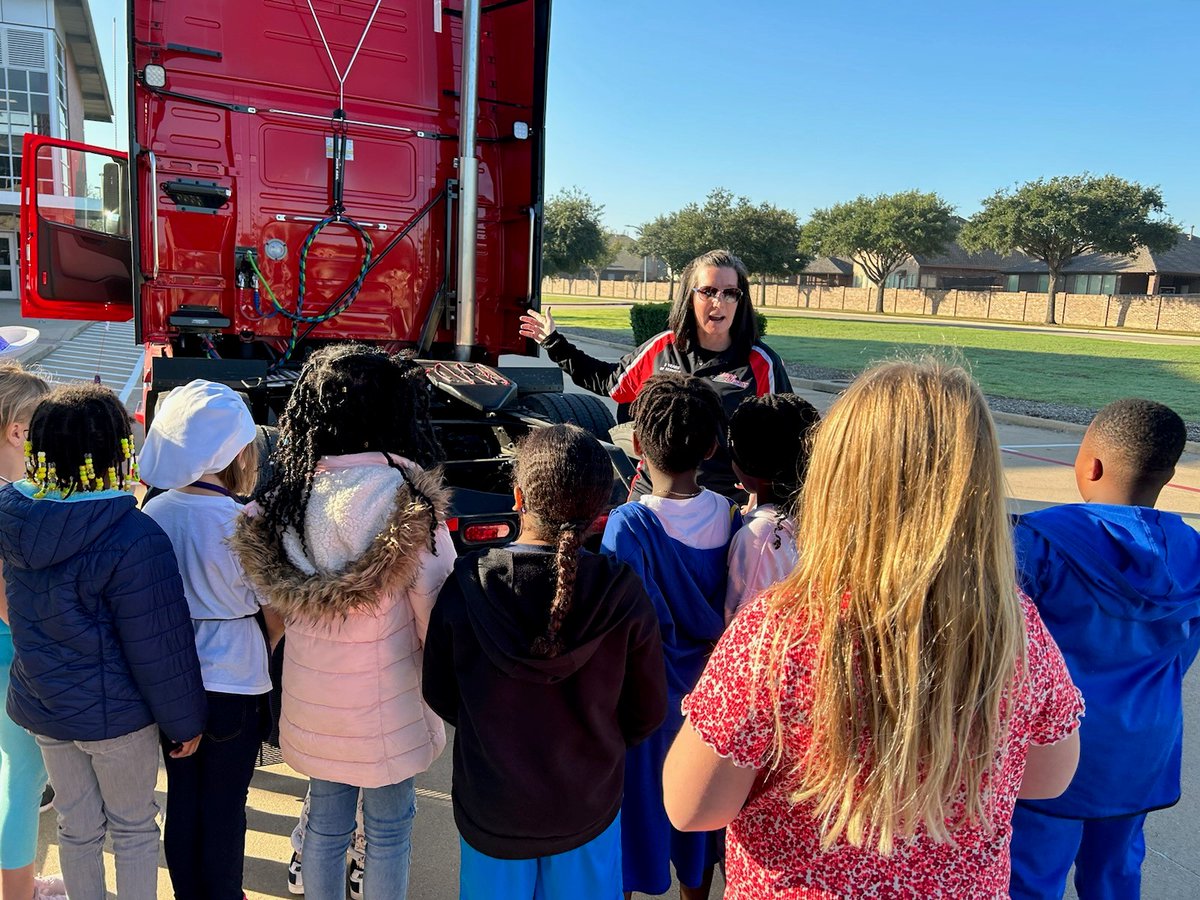 Educating the next Generation! 📷
We love getting to share what we do with local schools in our community!
#CareerDay #education #School #trucking #TruckDriver