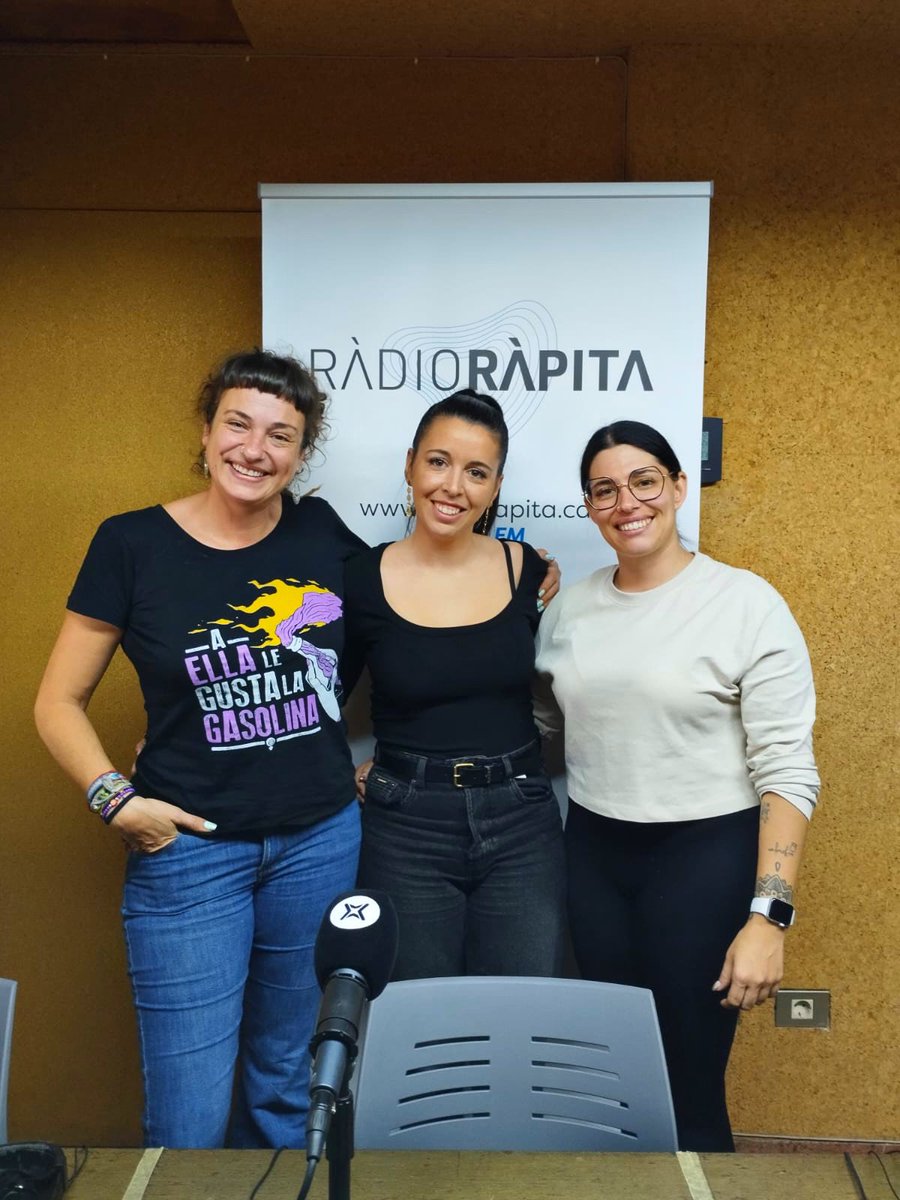 noe__belmonte's tweet photo. Estic especialment il•lusionada amb tot el que porten entre mans el col•lectiu feminista @LMuixes 💜
Una entitat, com he dit avui, “del braç arromangat”, amb molta força i ganes de fer soroll.
 Gràcies pel ratet d’avui a @RadioRapita xiques, això només acaba de començar!✊🏻✨ https://t.co/f1RCIHIQ9B