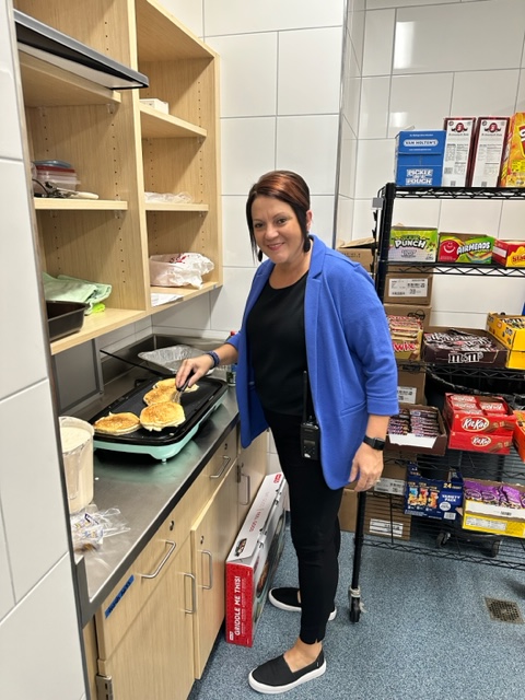 dscheiderer's tweet photo. What a way to start a day!!  Thankful for CCHS admin for providing pancakes for us this morning.  #gocavsgo #proudtocallmyhomecc @BethHouf @Schwarzer96 @AlexMiriani @ginnyleegilbert https://t.co/yAEb0vx7Qq