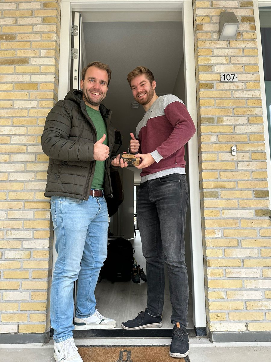 De winnaar van de eerste Hack Your Way In-challenge die op de Techorama werd gehouden had nog een Flipper van ons tegoed. Binnenkort de uitslag van de JFall. Het aantal inzendingen toont aan dat 'ie in ieder geval moeilijk genoeg was, maar gelukkig niet helemaal onmogelijk 😀
