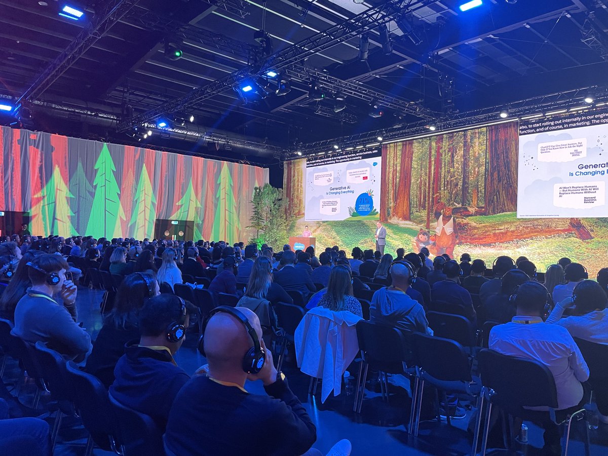 SalesforceUK's tweet image. 📣 Marketing Trailblazers, we&apos;re talking generative AI in our final Week of Innovation session.

We&apos;re hearing how Trailblazers are transforming their business with Data + AI + CRM to drive growth and innovate across campaign lifecycles.

#SalesforceInnovation