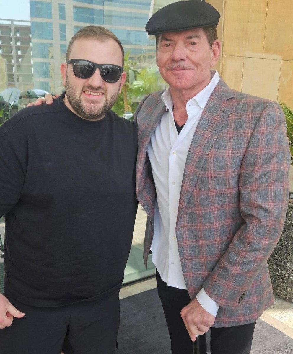 Wrestlelamia.com tweet media
