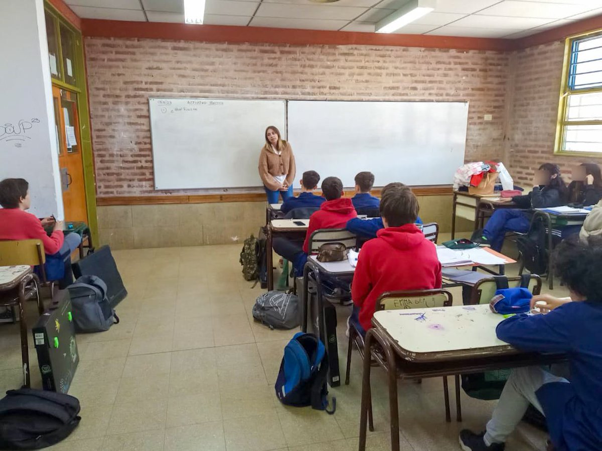 DDHH_RI_CI's tweet photo. | #YoElijoCuidarme 🤚🏼
➡️ A través de la Subsecretaría de Ciudad Saludable, dimos inicio al Taller de "Prevención de Consumos Problemáticos" en la EPET N° 7 que se ubica en el #BarrioProgreso.
#PrevenirEsSalud
#CiudadSaludable
#SecretaríaDeCiudadanía
#MunicipalidadDeNeuquén https://t.co/MnIrastp9F