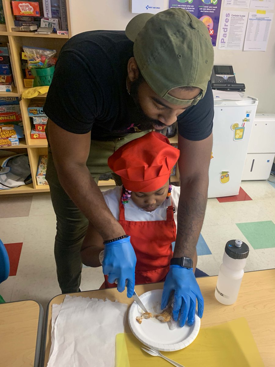 HFH_NYC's tweet photo. The #ProspectPanthers are turning up the heat in the kitchen with @ktabundantlife! 🍳 🔥 The young chefs are practicing how to properly and safely use kitchen appliances while whipping up delicious dishes.🧑🏽‍🍳 🧑🏾‍🍳 #Bronx #Afterschool https://t.co/m3Ur8iYF0Y