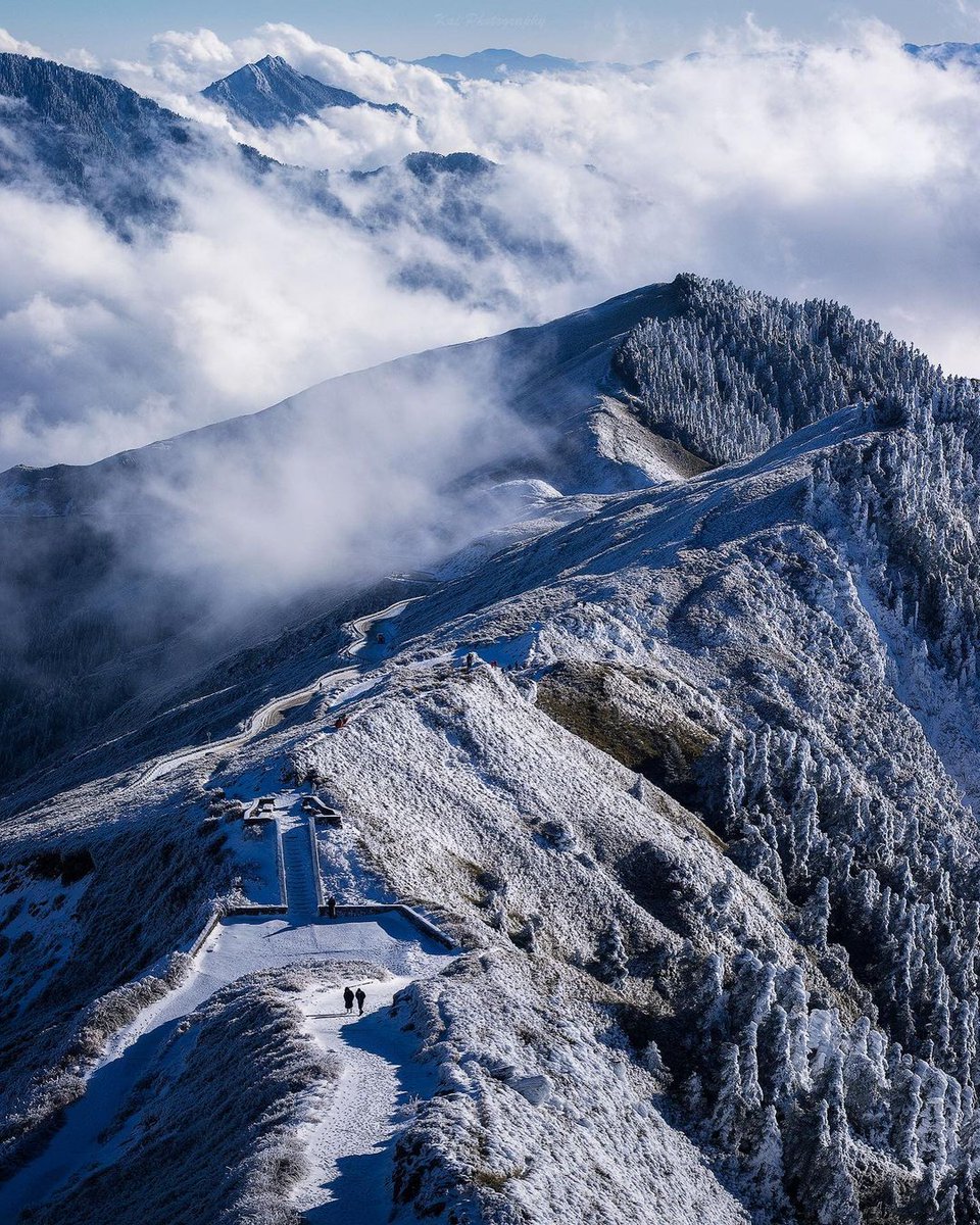 Seize the scenery in front of you instead of dreaming about the distant future