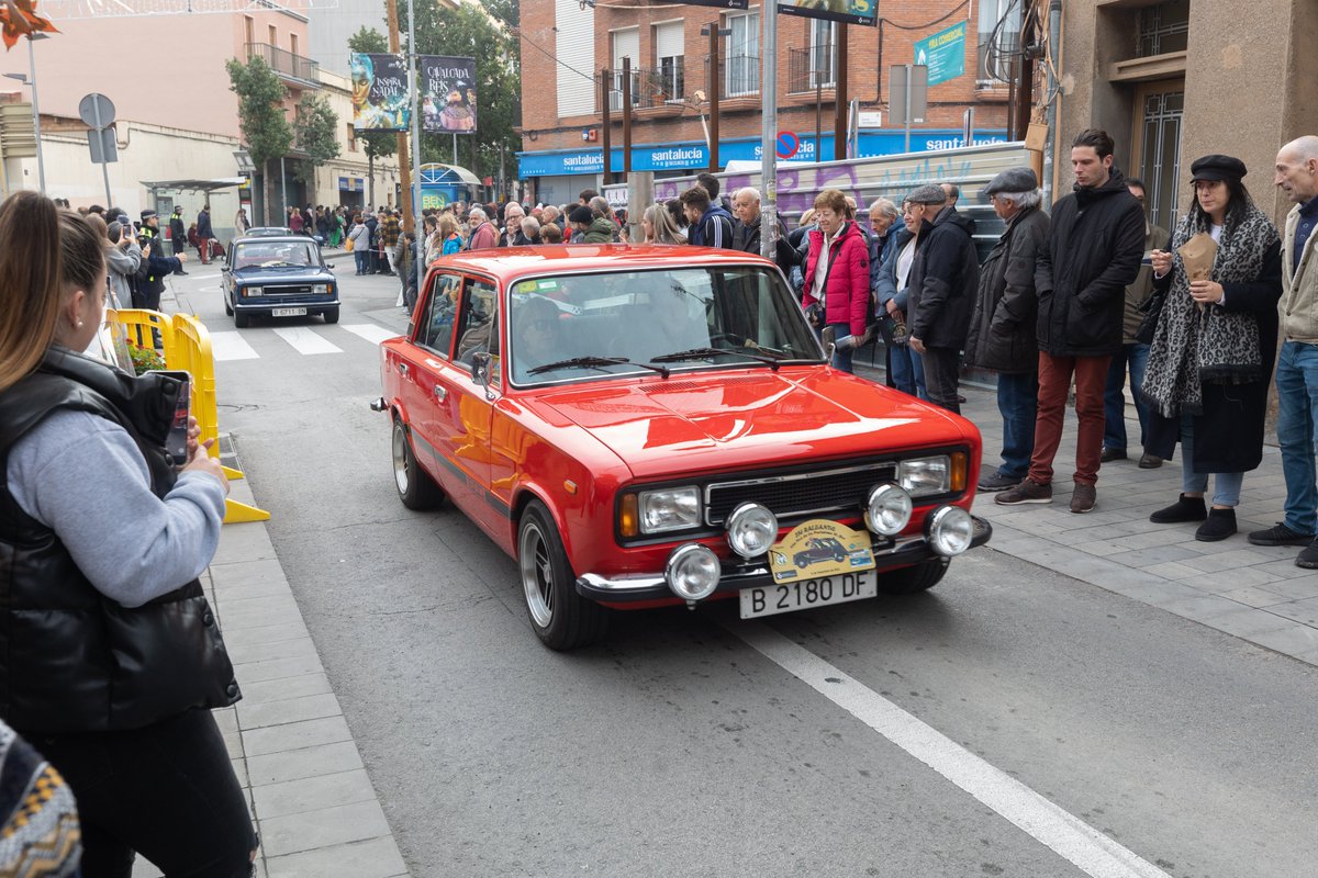 La tradicional "Trobada de Cotxes Clàssics i Antics" de la Fira de la Puríssima tindrà lloc a la Ronda Sant Ramon al costat de la Plaça de l'Agricultura. 🚗🚙

Prèviament els cotxes faran una cercavila per Sant Boi d'11.30 a 12.30 h. 

📅6 de desembre
🕚12.30 h