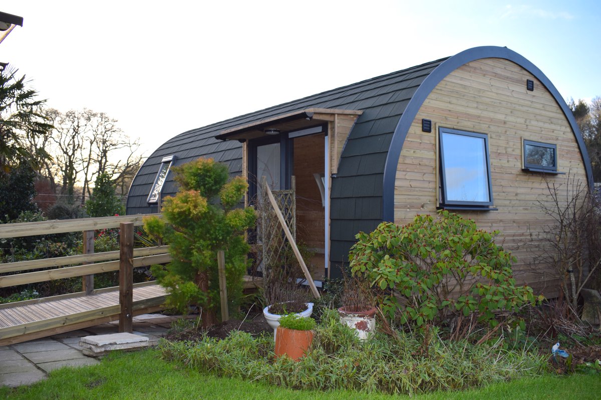 OmniPods's tweet photo. Our pods and cabins make the perfect little accessible garden room 🥰
A cosy space to work, relax or host guests at any time of year! ☀️🌸🍁❄️
#GardenRoom #GuestRoom #OmniPod #AccessibleAccommodation https://t.co/E33WCtVdLU