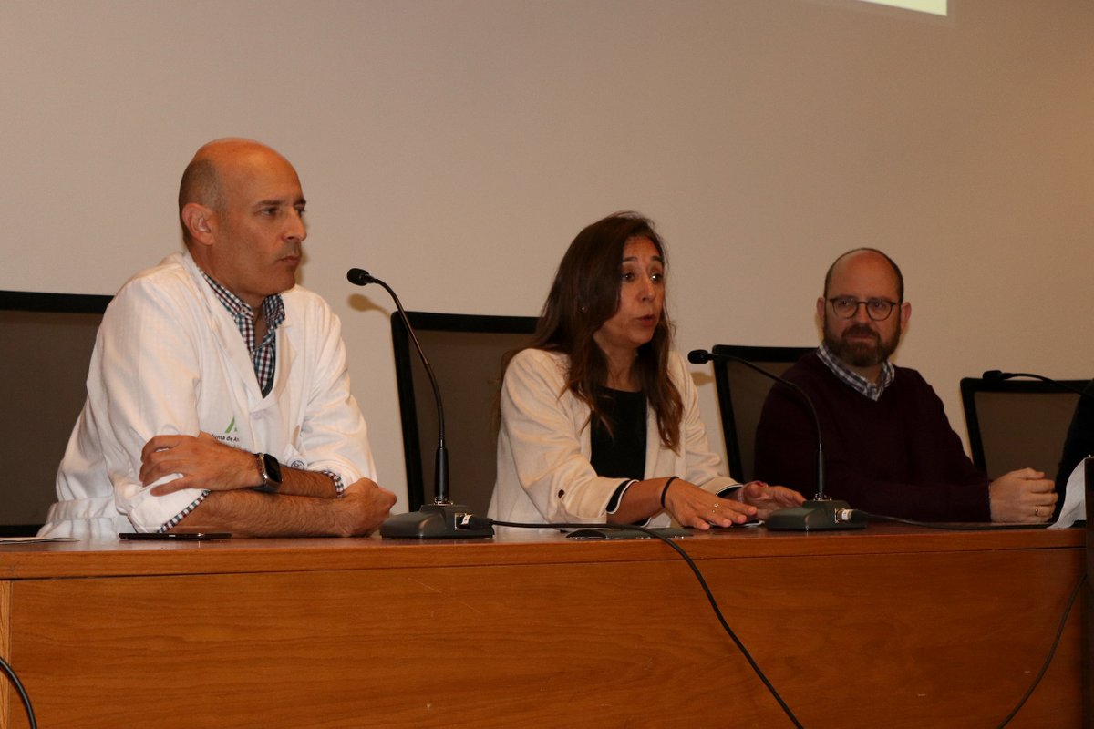 HUVMacarena's tweet photo. 👉Hoy se ha celebrado la Jornada sobre #EPOC, orientada a profesionales, organizada por @neumo_macarena. En la jornada se han tratado temas como las #Espirometrías en Centros de Salud y el aumento de mujeres con #EPOC , con mayor riesgo de exacerbación.

#diamundialepoc https://t.co/rbrJSKykWn