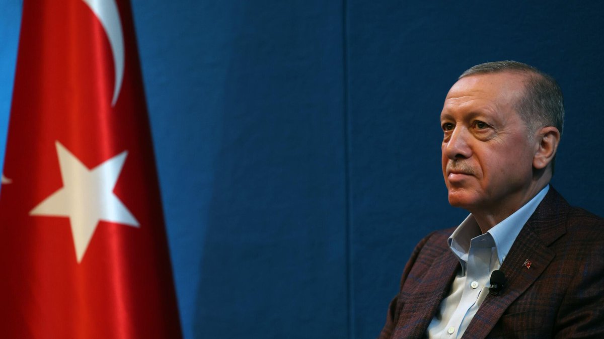 darkwebhaber's tweet photo. Cumhurbaşkanı Erdoğan: Gurbetçilerimiz, birçok alanda ülkemizin Avrupa'dan fersah fersah ileride olduğunu ifade ediyor. https://t.co/JopvIfkei4