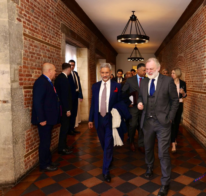 timesofindia's tweet photo. External Affairs Minister Dr #SJaishankar meets United Kingdom NSA #TimBarrow.  

   "A good discussion on pressing regional and global challenges" tweets EAM https://t.co/4s7L8AIDEE