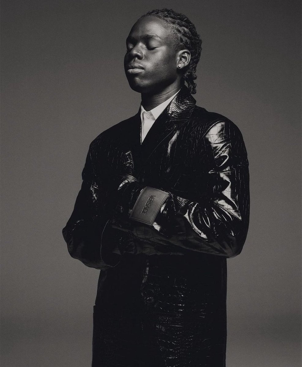 Mbahdeyforyou's tweet photo. The future of Afrobeats rests on the shoulders of a young boy..

His name is REMA🇳🇬 https://t.co/eoDmv6b6O5