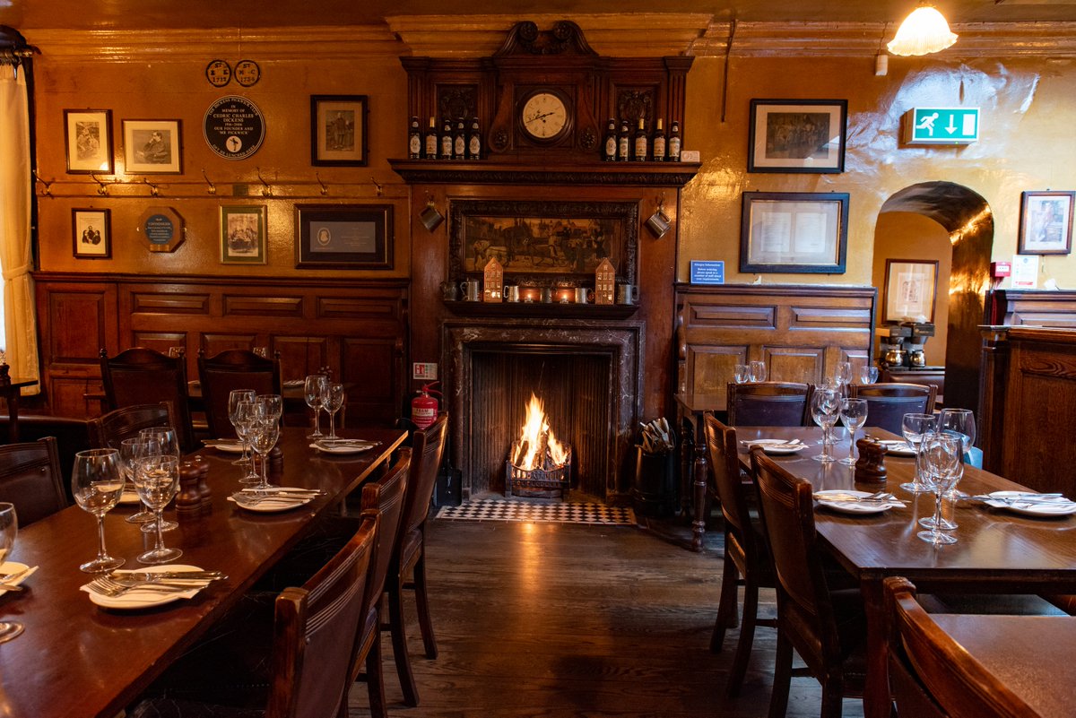 The George & Vulture, #London, is one of the best preserved examples of good British hospitality for hundreds of years. Our fire is lit, our rooms are warm & our beer is cooled. Just one of the best ways to enjoy a winter’s evening. george-and-vulture.co.uk #beer #warmwelcome