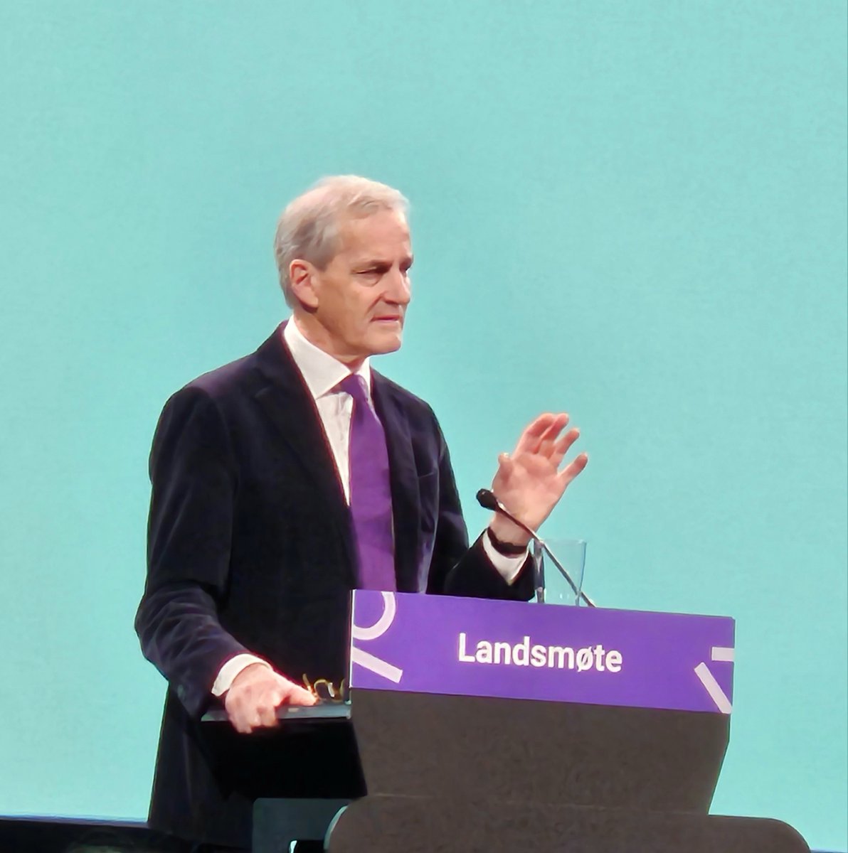 Asekari's tweet photo. Får vi sosialminister, Jonas?
#mittfo FOs Landsmøte https://t.co/LOwemjkVmH