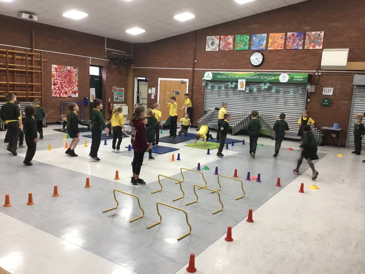 GildedHollins's tweet photo. Day 2 of the #PudseyBearpeeChallenge and the competition is underway!
Here are the results with #Year6 smashing the target of 1,000 #Bearpees already:
#Year3 - 786
#Year4 - 835
#Year5 - 941
#Year6 - 1545
#TeamBearpees π»πͺππ @BBCRadioManc @thebodycoach @BBCCiN https://t.co/wMf2AOf144