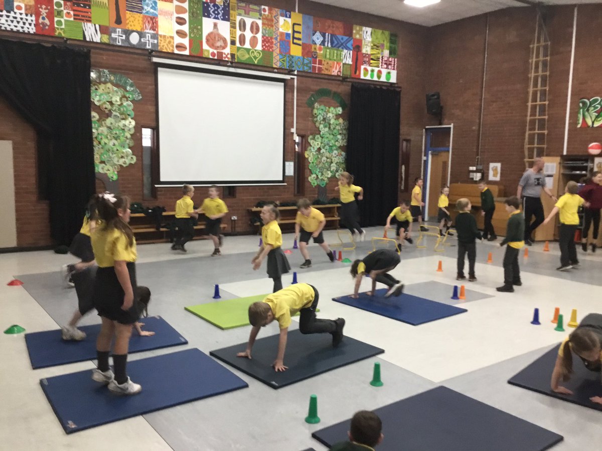GildedHollins's tweet photo. Day 2 of the #PudseyBearpeeChallenge and the competition is underway!
Here are the results with #Year6 smashing the target of 1,000 #Bearpees already:
#Year3 - 786
#Year4 - 835
#Year5 - 941
#Year6 - 1545
#TeamBearpees π»πͺππ @BBCRadioManc @thebodycoach @BBCCiN https://t.co/wMf2AOf144