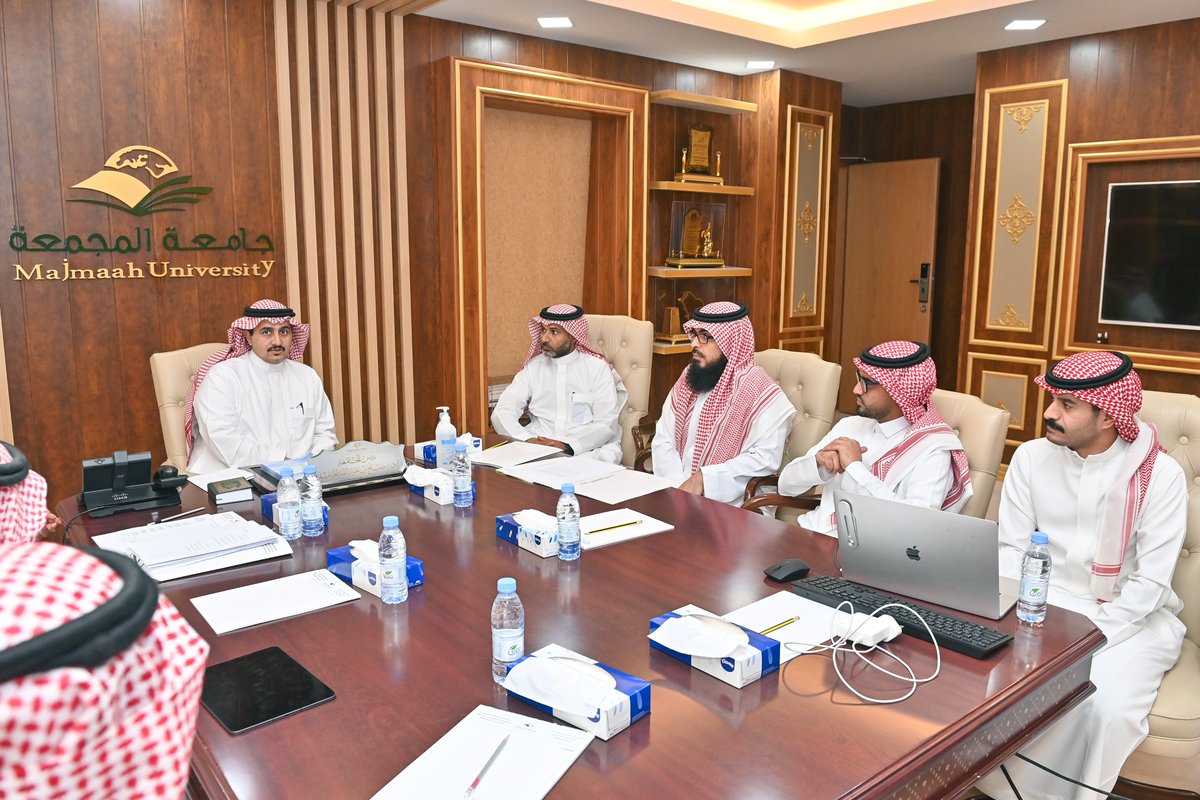 umajmaah's tweet image. رئيس #جامعة_المجمعة يدشن نظام بدل التميز وخدمات الابتعاث ، والذي تم تضمينه داخل بوابة خدماتي لخدمة أعضاء هيئة التدريس .