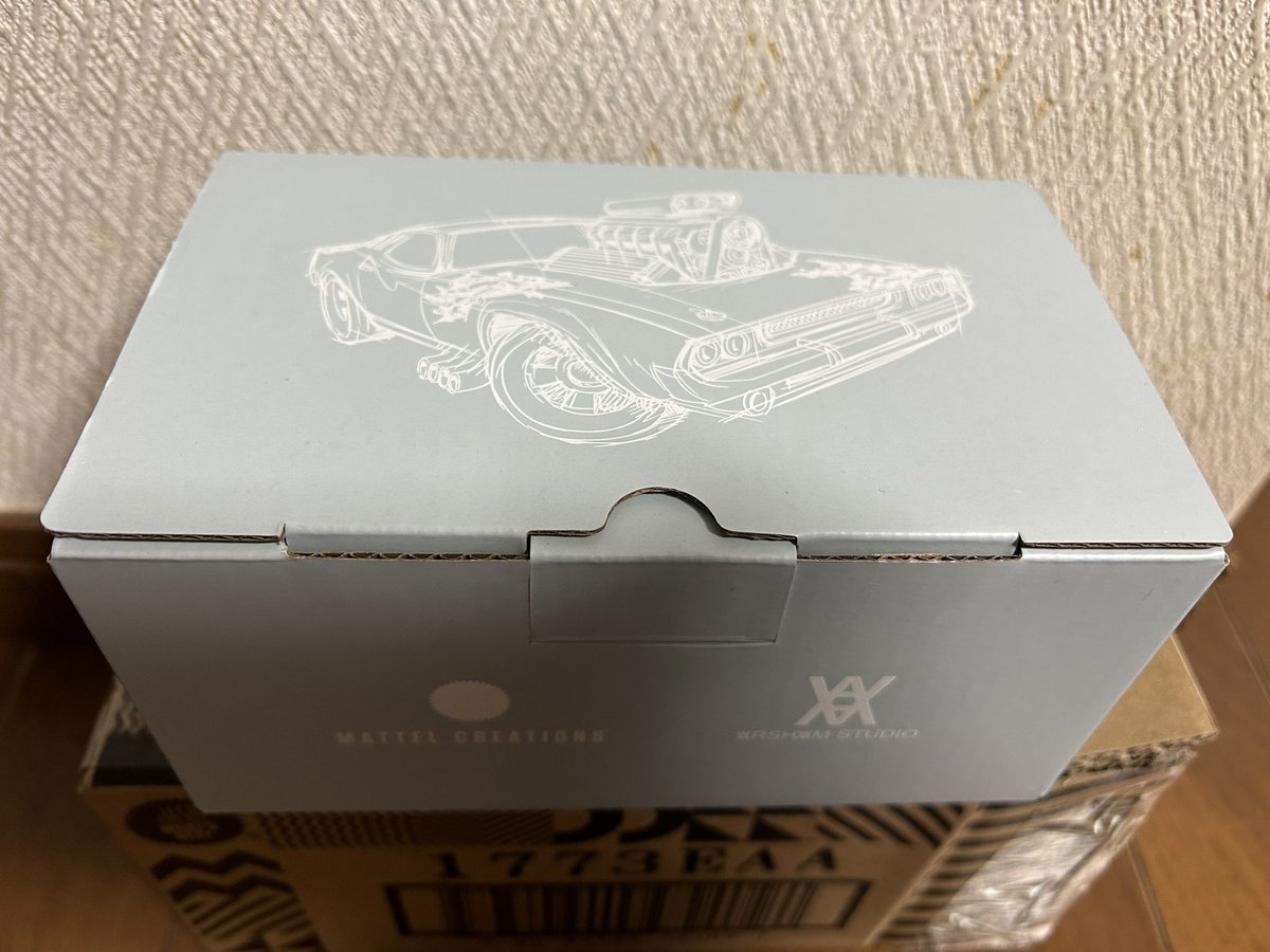 hiropapa5904's tweet photo. 重量感が半端ない、高額でしたが買って良かったです。届いた時、重っ?なんだ?箱の仕掛けも素晴らしい商品です。さすがに2個はお財布的に無理でした^_^
#hotwheels
#hotwheelsrlc
#ホットウィール
#ミニカー https://t.co/3pYr1UAxeT