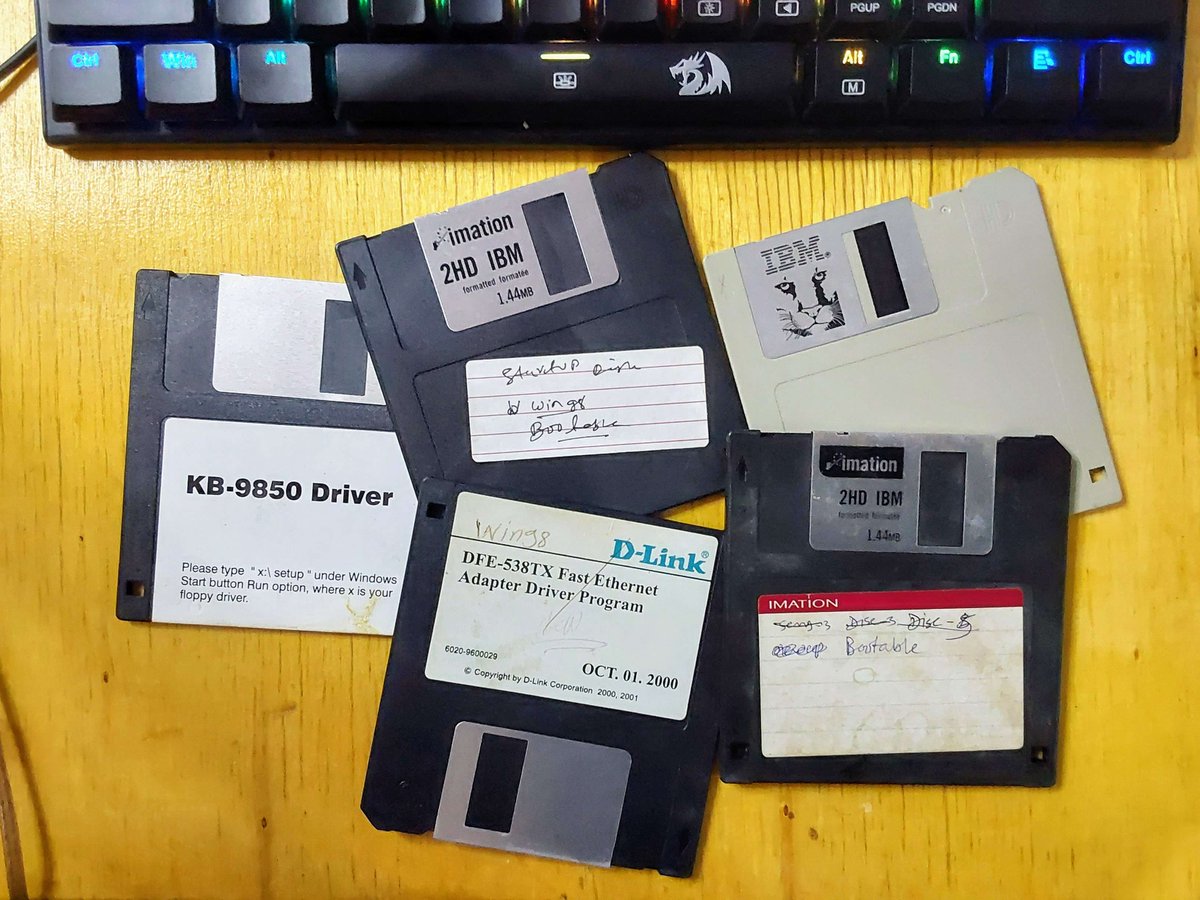 🕰️ Unearthing Childhood Memories: The Floppy Disk Time Capsule! 📟💾

Just stumbled upon a treasure trove from my childhood - a stash of floppy disks containing a blast from the past! 🚀 From drivers to bootables, these relics hold memories of a simpler tech era.