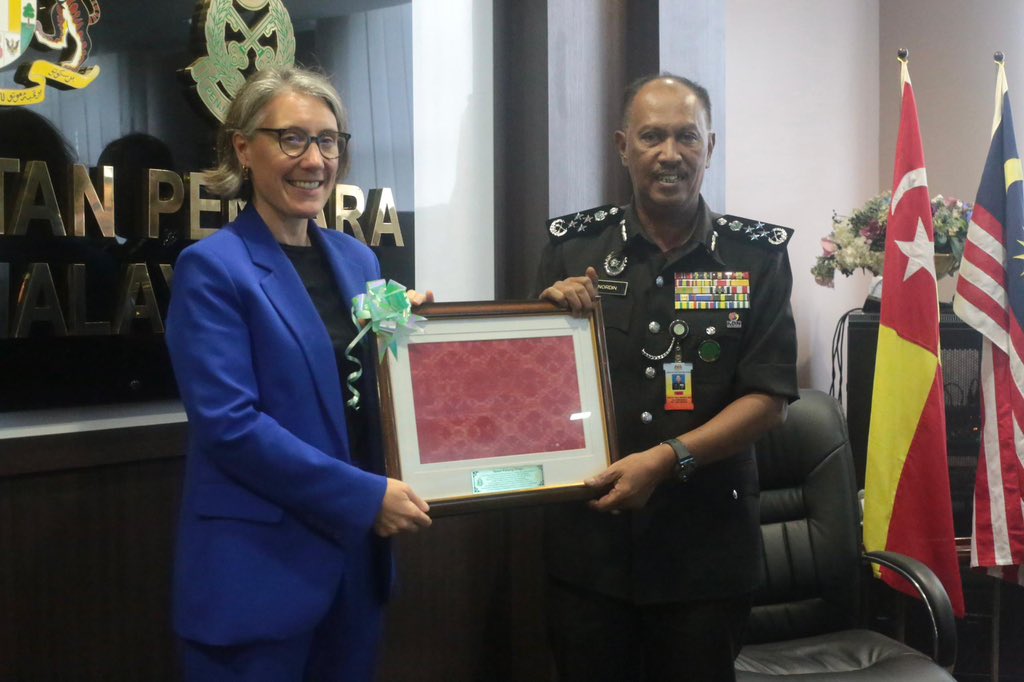 penjaramalaysia's tweet image. LAWATAN KERJA RASMI DAN KUNJUNGAN HORMAT PESURUHJAYA TINGGI BRITISH KE JABATAN PENJARA MALAYSIA

#BritishHighComissionKualaLumpur
#UKinMalaysia
#MyPRIDE
#PenerajuPerkhidmatanKorektif