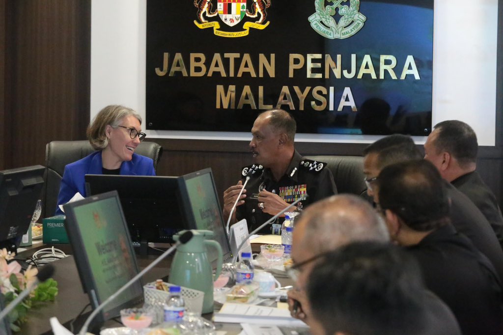 penjaramalaysia's tweet image. LAWATAN KERJA RASMI DAN KUNJUNGAN HORMAT PESURUHJAYA TINGGI BRITISH KE JABATAN PENJARA MALAYSIA

#BritishHighComissionKualaLumpur
#UKinMalaysia
#MyPRIDE
#PenerajuPerkhidmatanKorektif